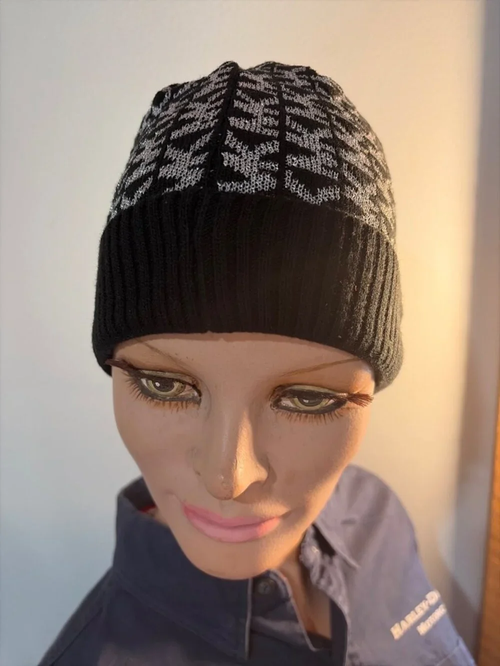 MK Knit Beanie Metallic Gold & White Ribbed Cuff Black & Silver Or White & Gold